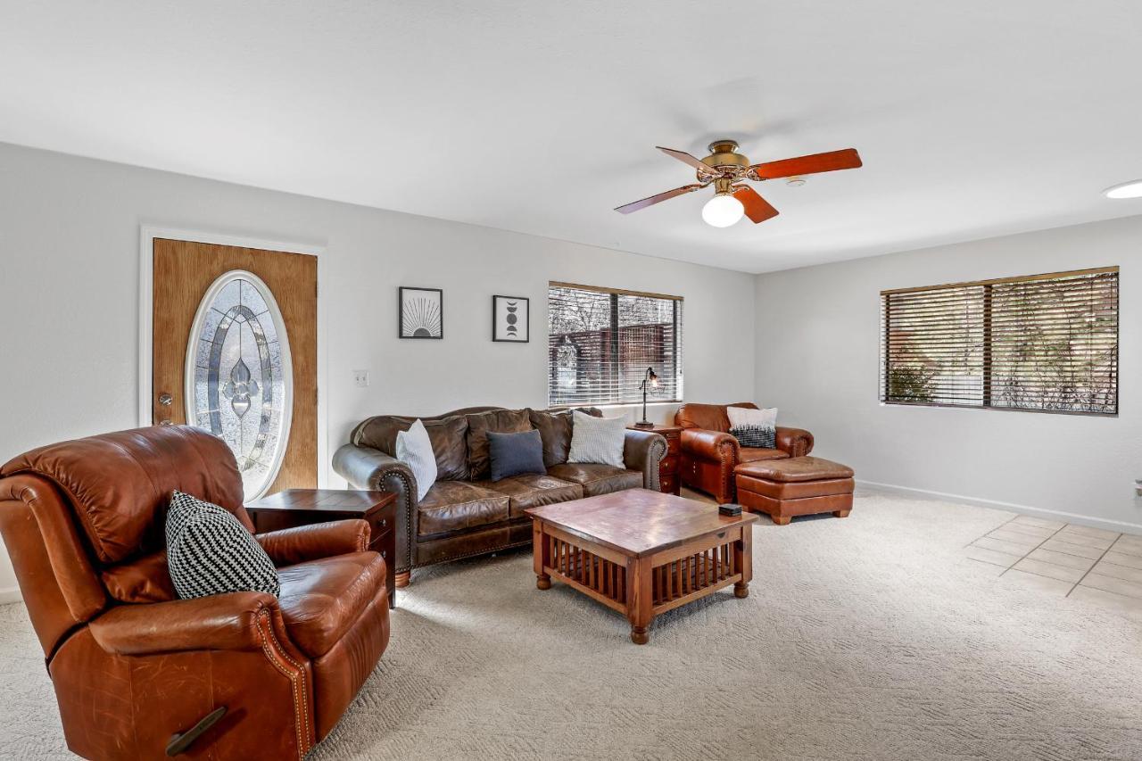 Captivating Continental Country Club Retreat With 4 Bdr And Spacious Deck! Flagstaff Exterior photo